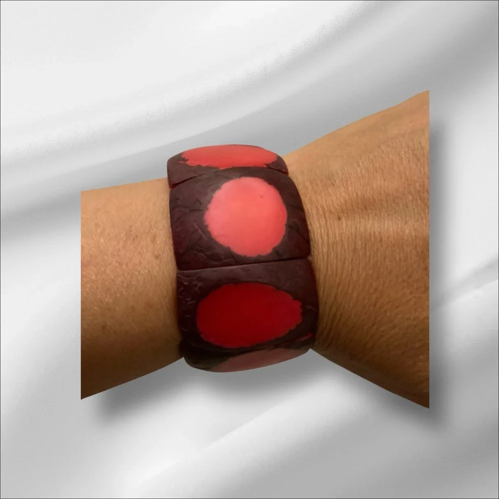 Vintage HandCrafted Organic Tagua Nut Stretch Bracelet Red